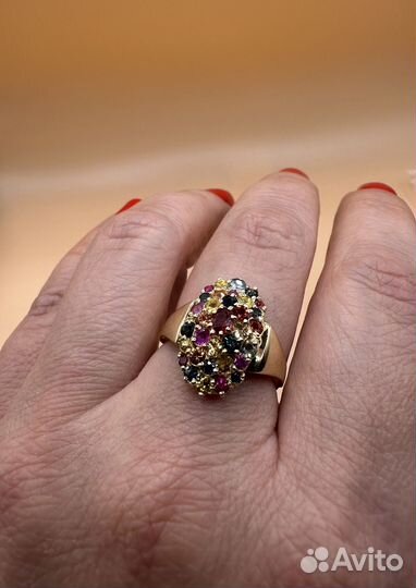 Золотой комплект с цветными сапфирами