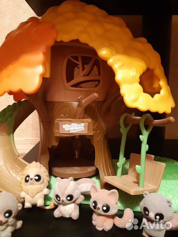 Дом-дерево с набором животных