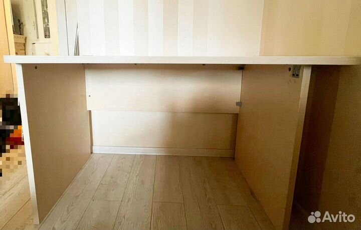 Письменный стол