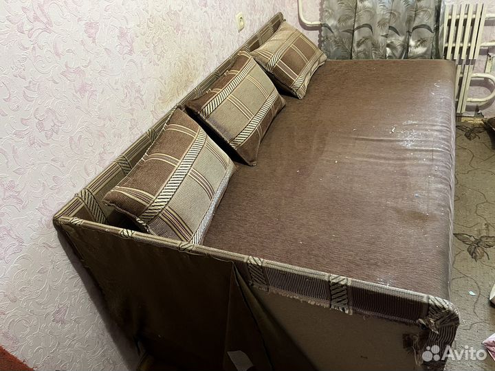 Диван и шкаф отдам