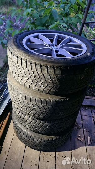 Bridgestone Blizzak TM-02 225/60 R17 133ZR