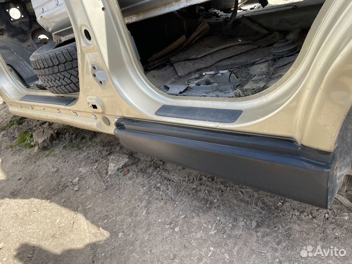 Накладка на порог задняя левая Ssang Yong Kyron