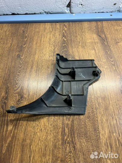 Накладка на порог салона передняя правая Nissan