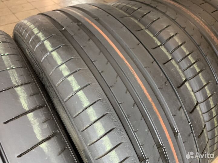 Pirelli P Zero PZ4 255/35 R21 и 285/30 R21