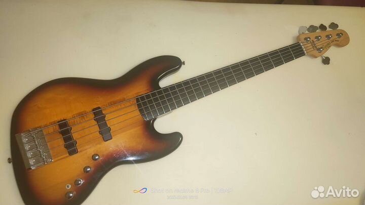 Squier by Fender Affinity Jazz Bass V