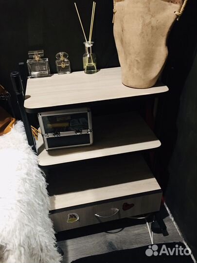 Тумба на колесиках