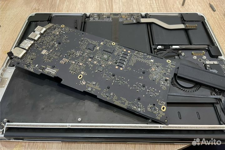 Macbook pro 13 2015 материнская плата 820-4924-A