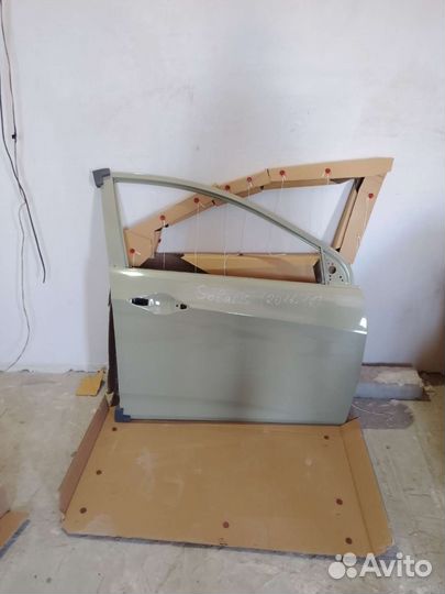 Hyundai solaris 1 передний правый дверь