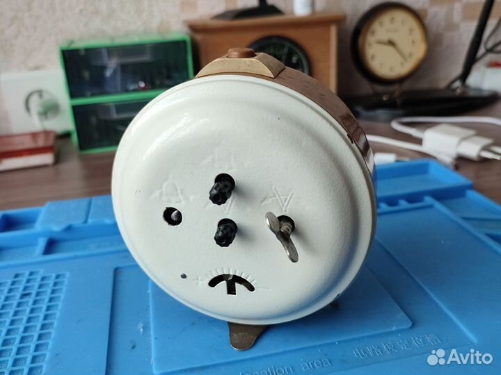 Часы будильник СССР