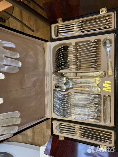 Столовый набор на 8 персон в кейсе