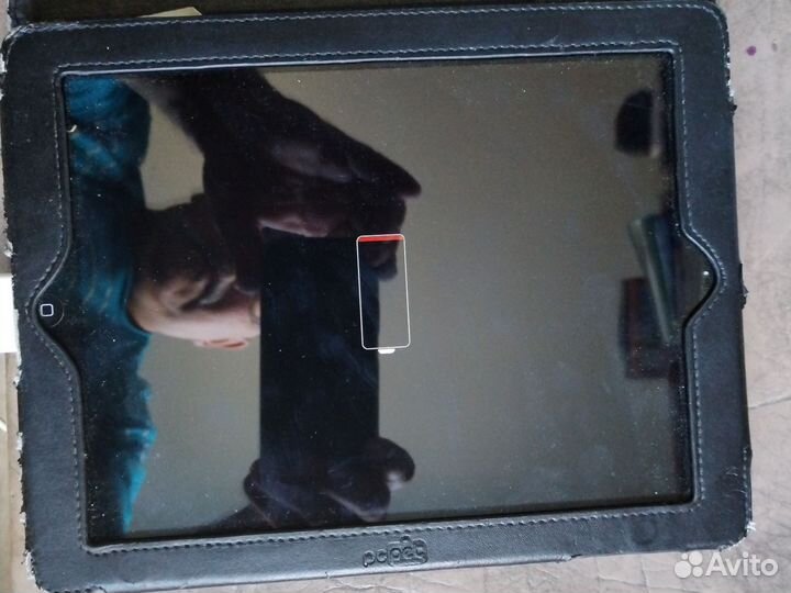 Продаю старый айпад, рабочий, на запчасти