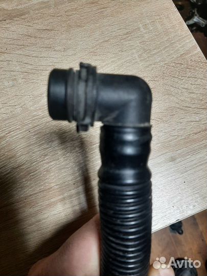 Патрубок воздушный Bmw 7-Series e38