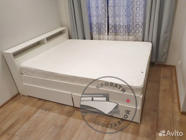 Кровать
