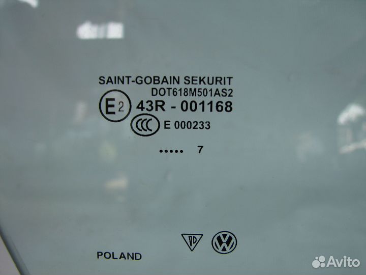 Volkswagen Touareg 7L Стекло передней правой двери