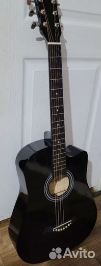 Акустическая гитара