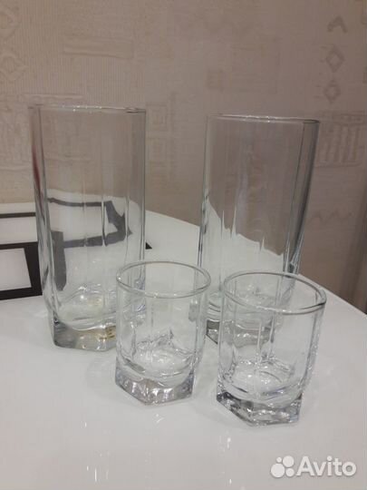 Набор стаканов и рюмок