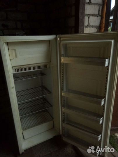 Холодильник рабочий