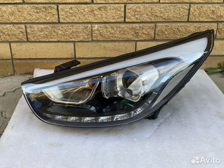 Фара левая ксенон Hyundai IX 35 рест LED