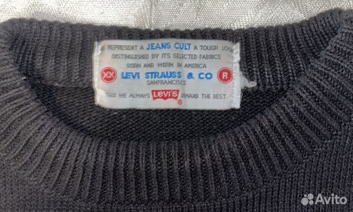 Оригинальный свитер levis
