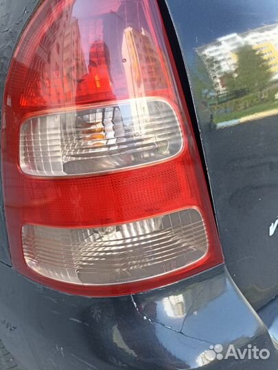 Задние левые фары на тойота фильдер
