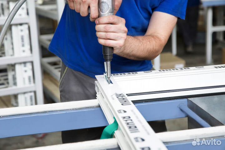 Слесарь-сборщик оконных конструкций