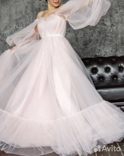 Платье с пышными рукавами зефирка