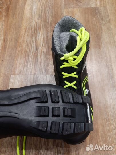 Лыжные ботинки