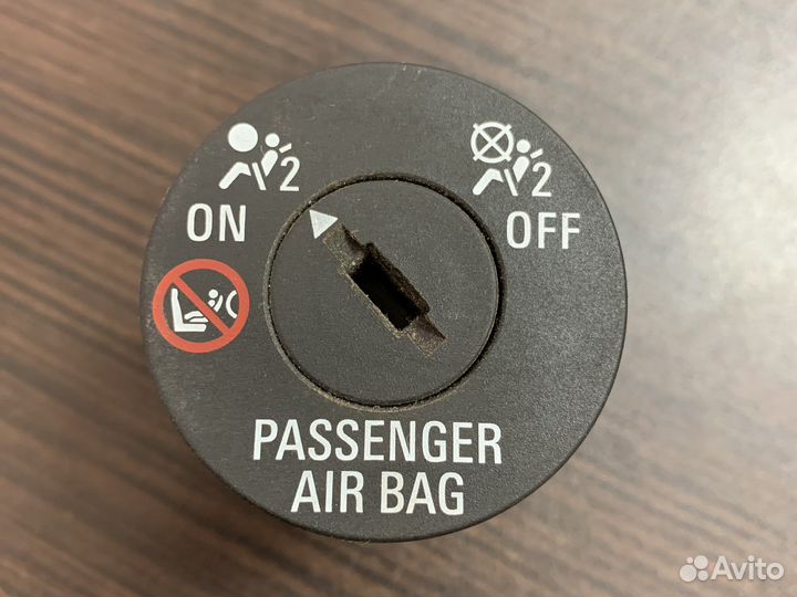 Выключатель AirBag Chevrolet Cruze 13577258
