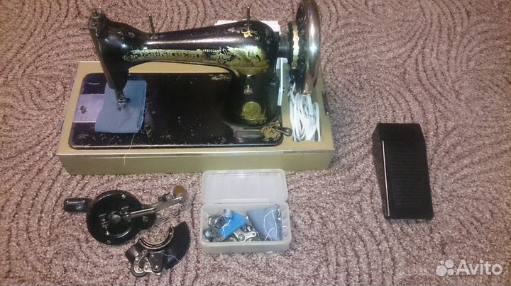 Швейная машинка Зингер