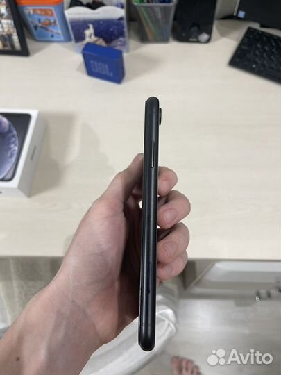 iPhone Xr, 64 ГБ