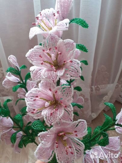 Лилии из бисера