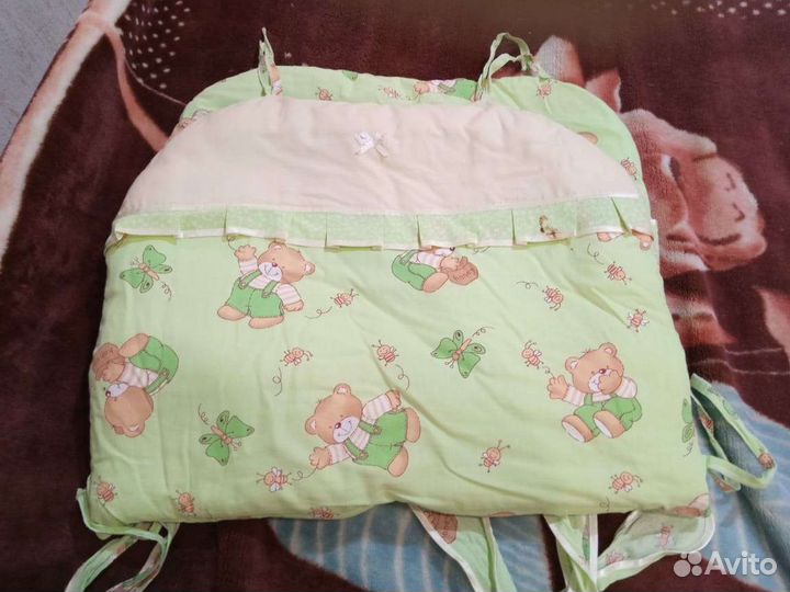 Комплект в детскую кроватку с бортиками
