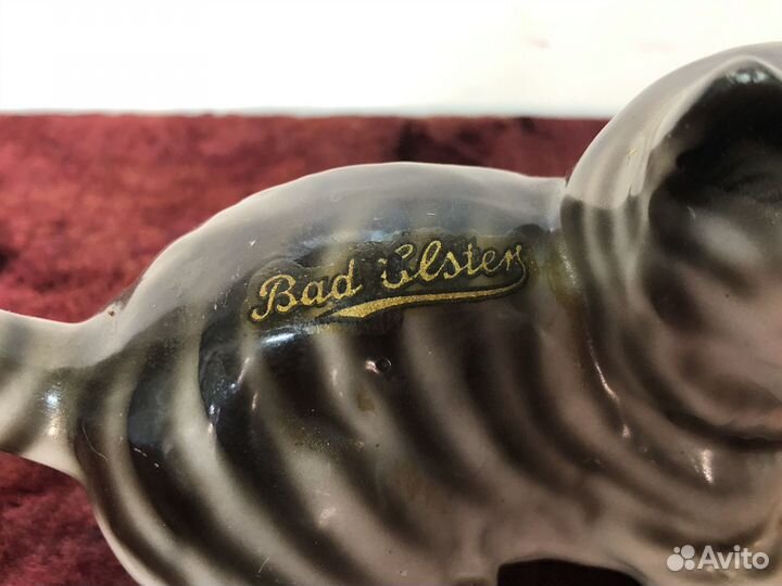 Статуэтка фарфор Котенок с мячом ГДР