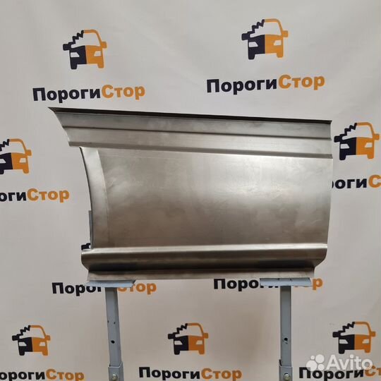 Порог пассажирской двери VW Crafter maxi