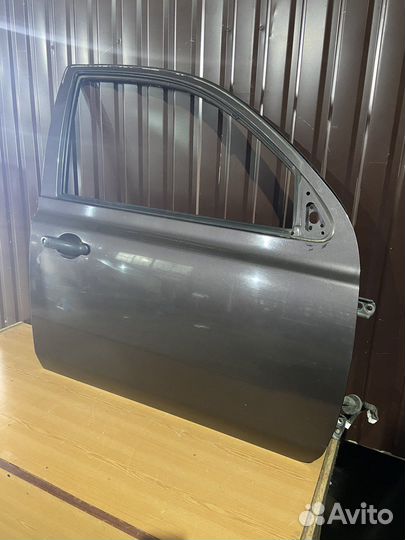 Дверь передняя правая nissan march AK12