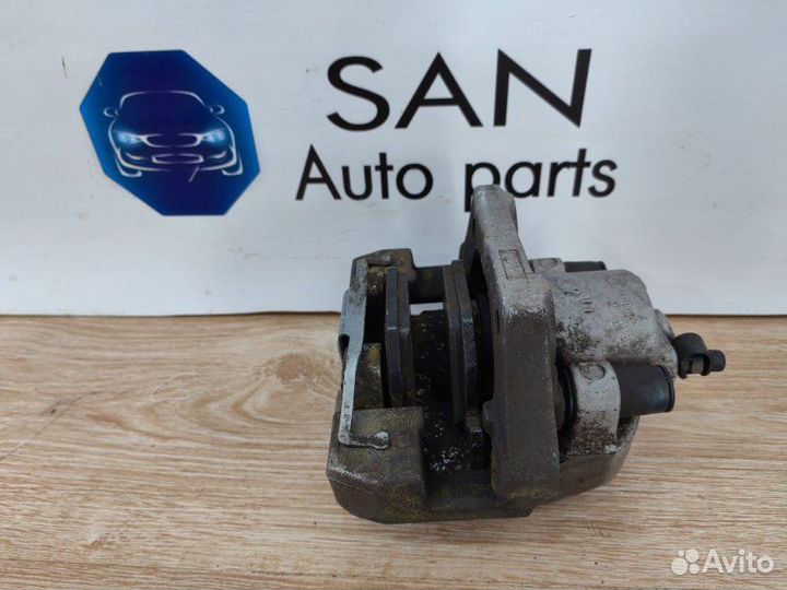 Суппорт тормозной задний правый Bmw X5 E70