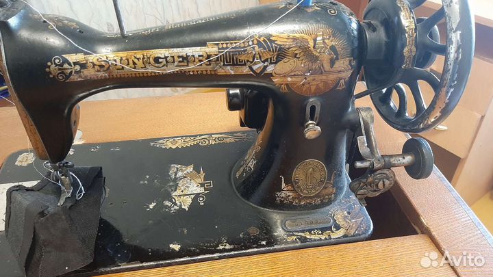 Швейная машина Singer