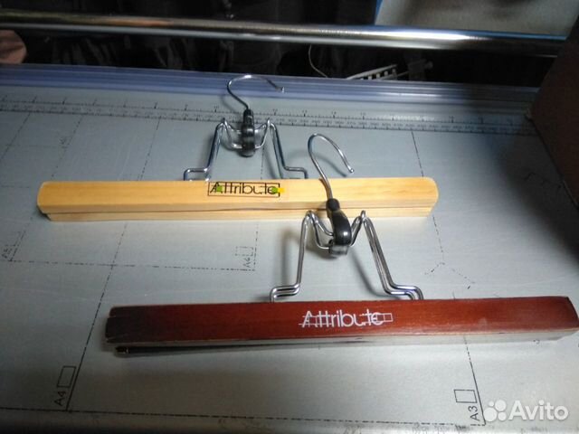 Вешалки деревянные для брюк+кронштейны, 12 штырько