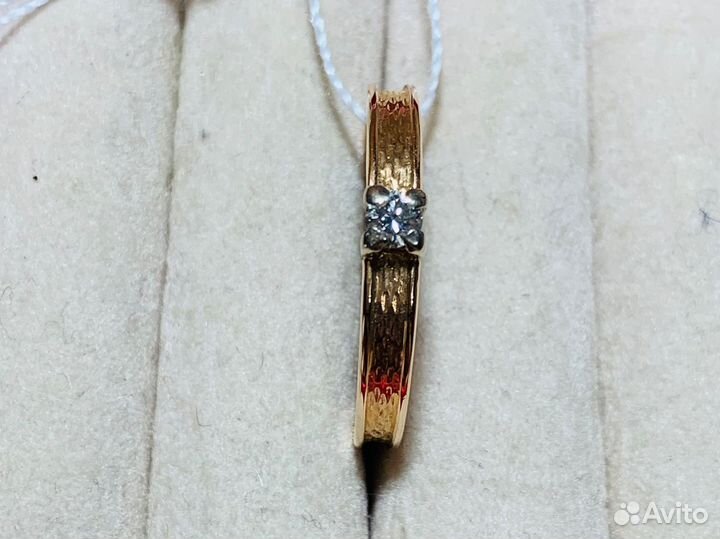 Кольцо с бриллиантом золото 585, 17,5