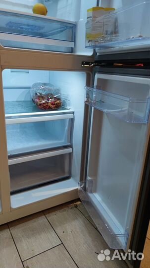 Холодильник Hyundai CS6073FV