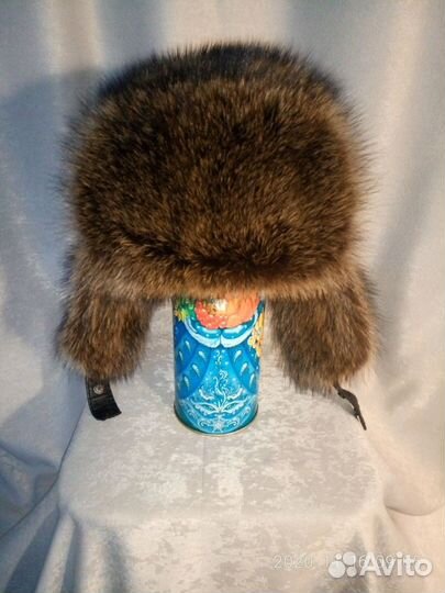 Шапка-ушанка из меха енота