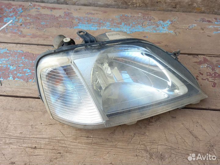 Фара правая logan