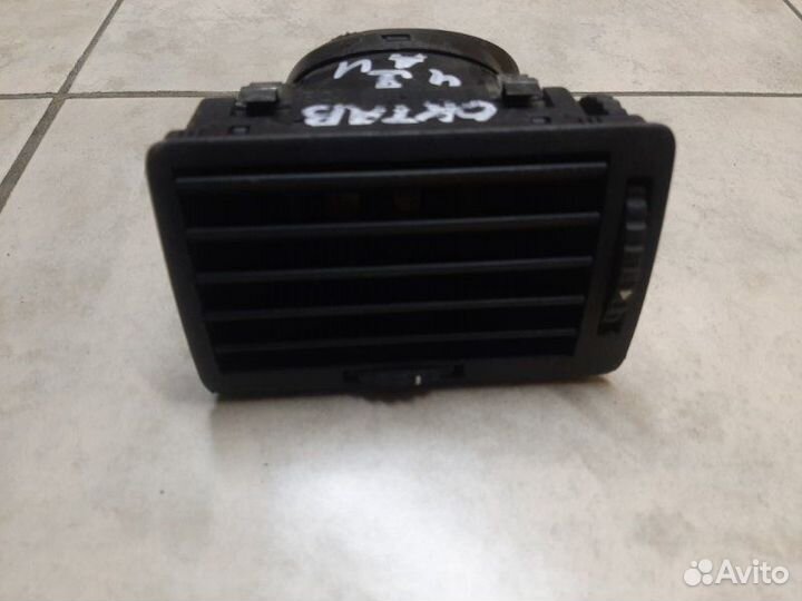 Дефлектор воздушный левый Skoda Octavia A4 Tour