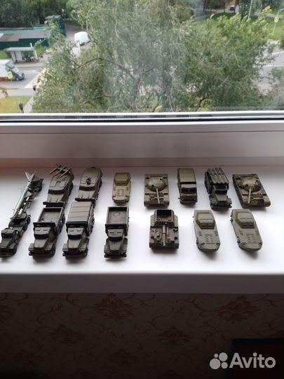 Игрушки СССР солдатики и машинки