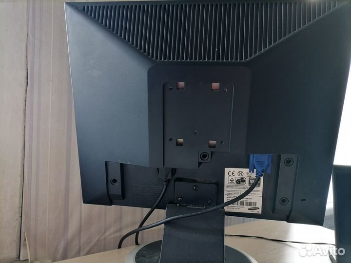 Монитор Samsung