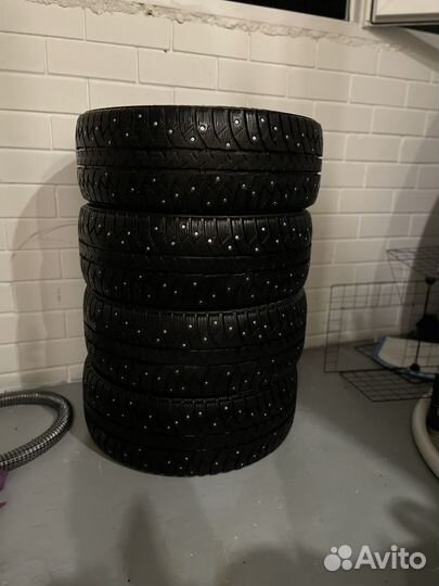 Bridgestone Ice Cruiser 7000 215/45 R17