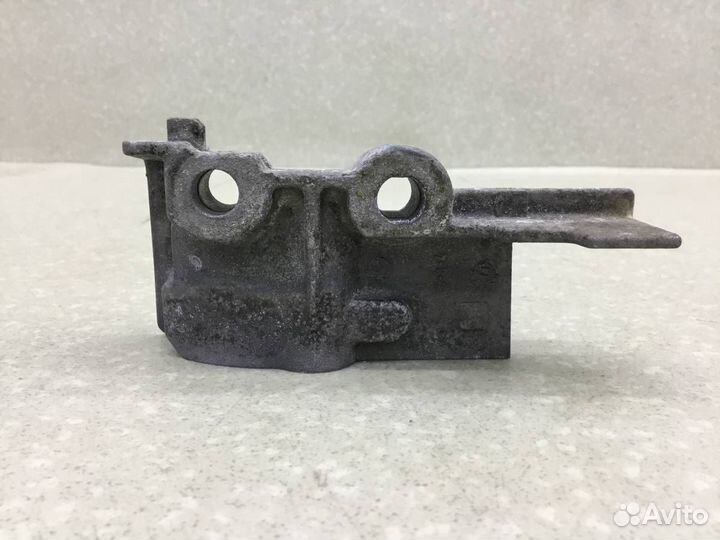 Кронштейн (сопут. товар) Nissan Terrano 3 (D10) 2014-2022 7700108207