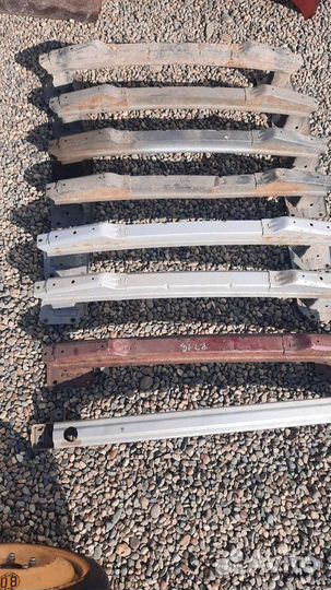 Задний усилитель бампера Мазда 3 бк