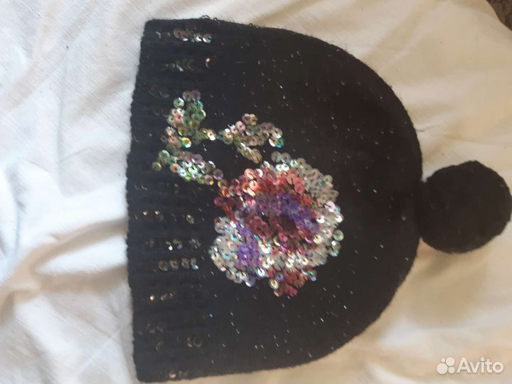 Шапка с пайетками