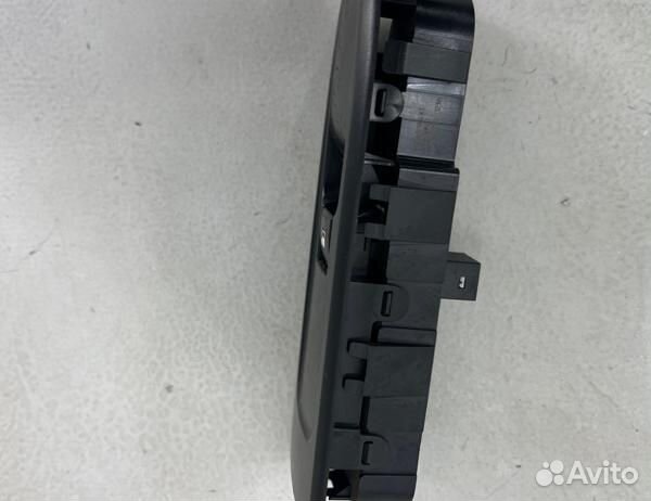 Блок управления стеклоподъемниками передний правый